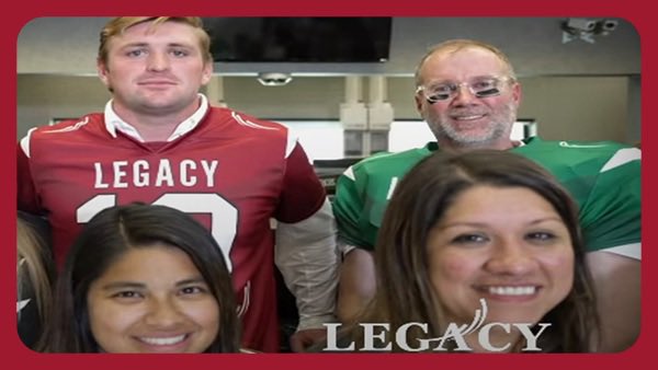 TheFlagshipAR's tweet photo. BANKing on a great start to the school year 🤩
Proud of these student-athletes and their commitment to promoting financial education in the community. #BrandAsOne https://t.co/pUB7KHlsGK