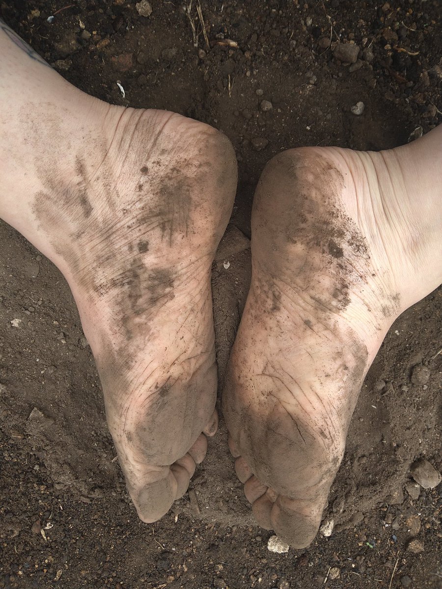 skye_fallin's tweet photo. @Thetoesfinder_1 I'm new here. Cum, check out my filthy feet. 🐾 https://t.co/6UUIHAt5wx