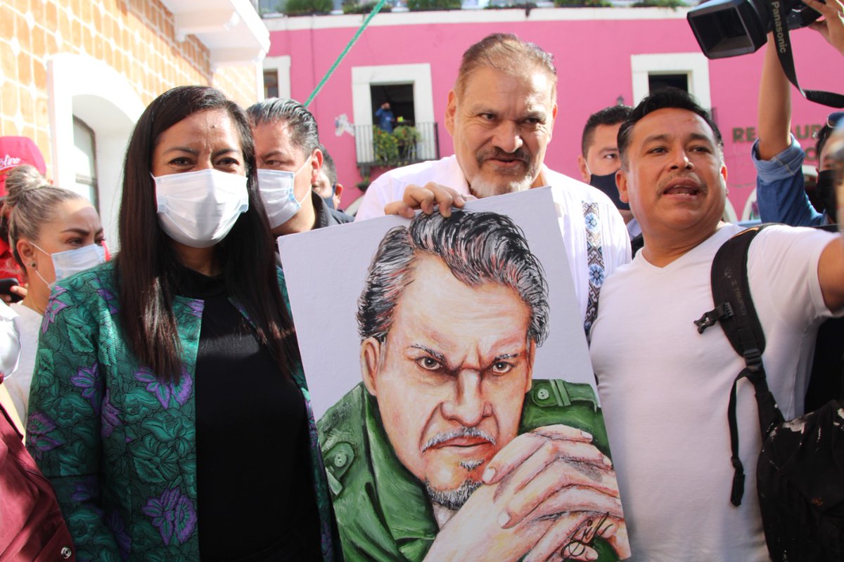 HechosdeAtlixco's tweet photo. 👉𝐉𝐨𝐚𝐪𝐮𝐢́𝐧 𝐂𝐨𝐬𝐢́𝐨, 𝐮𝐧 𝐠𝐫𝐚𝐭𝐨 𝐫𝐞𝐜𝐮𝐞𝐫𝐝𝐨 𝐩𝐚𝐫𝐚 𝐥𝐨𝐬 𝐀𝐭𝐥𝐢𝐱𝐪𝐮𝐞𝐧𝐬𝐞𝐬
📸HechosdeAtlixco
sigue leyendo
👇
https://t.co/h27SvPhT43
.
.
#HechosdeAtlixco #Atlixco #Noticias #JoaquinCosio #ElCochiloco #Mascarita #Puebla https://t.co/VUQKh6L2YF