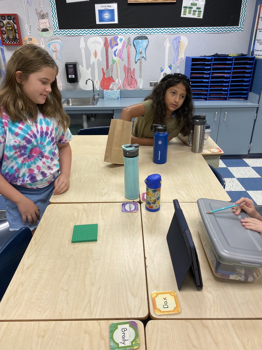 LSE_SRollings's tweet image. These rockstars made great connections as they explored place value with a mystery bag activity.  @KISDMathSquad @LoneStarElem #MathKISDmonthlychallenge