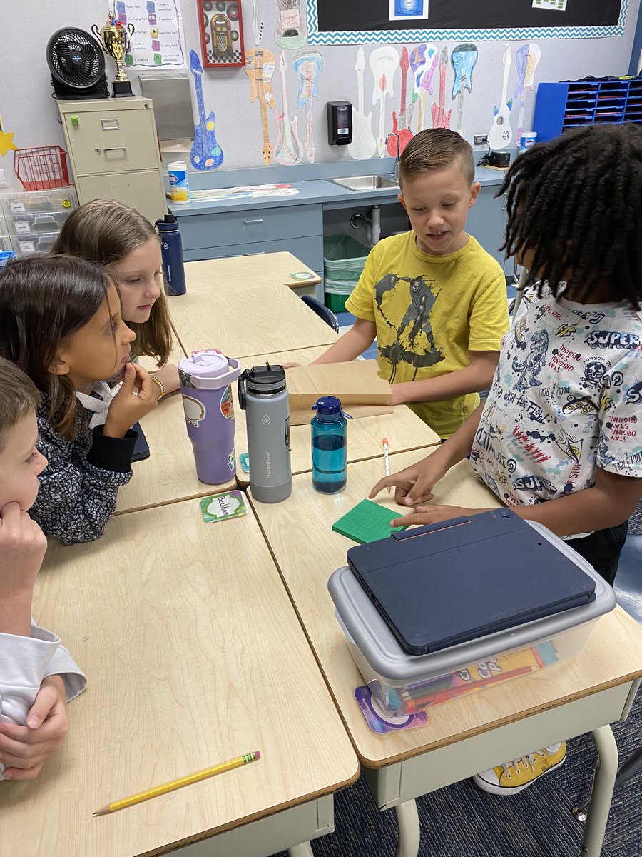 LSE_SRollings's tweet image. These rockstars made great connections as they explored place value with a mystery bag activity.  @KISDMathSquad @LoneStarElem #MathKISDmonthlychallenge