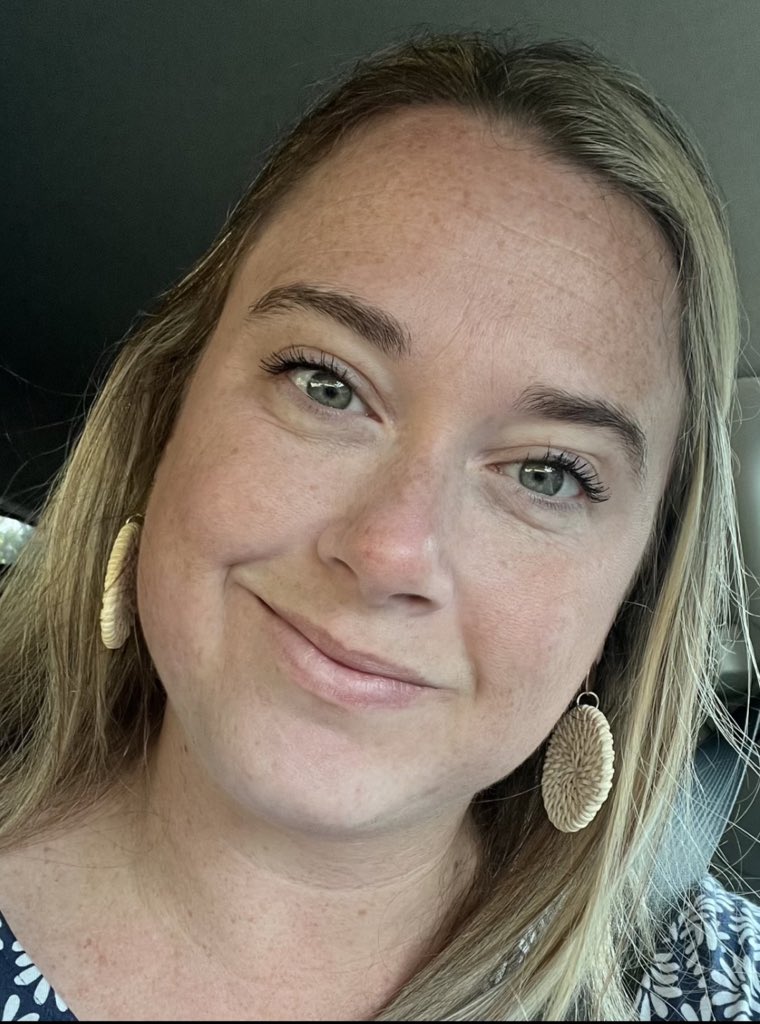 RVESRoadrunners's tweet photo. Excited to introduce Ms. Erin Schultze, assistant principal! She has 2 children & 2 πΆ She is a proud Gβburg HS alum, who was part of state champ volleyball team!π She β€οΈ spending time w/ family & doing CrossFit. #RockViewStaffRocks ππ https://t.co/wrwob463S8