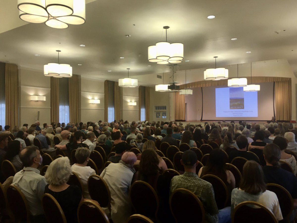 CanaryLauren's tweet photo. Roanoke is abuzz tonight hear @papergirlmacy discuss her newest book #RaisingLazarus highlighting the role of #harmreduction and #MAT. Free naloxone is available at the event from @VDH & #VHRC! https://t.co/8BwJXiW0Uy
