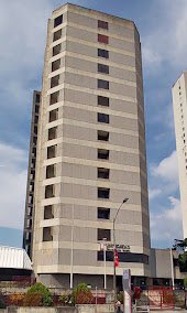 MesaSocial1's tweet photo. #22agosto los estudiantes de la universidad José Maria Vargas rechazan el aumento exorbitante en las matrículas además exigen que se retomen las clases presenciales al igual que las demás universidades y hacen un llamado a la ministra @TibisayLucena8 a que tome carta en el asunto https://t.co/IckuPIXdBH