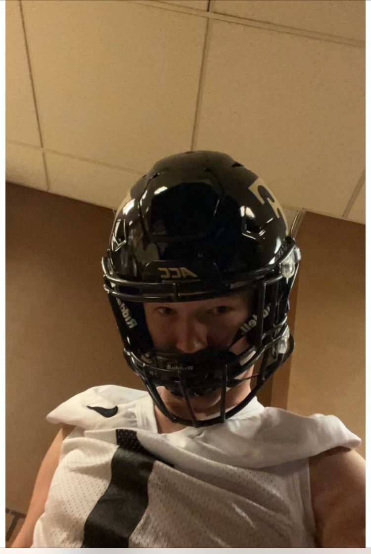 GhsGmenFootball's tweet photo. Congrats to Ben Morgan on becoming the newest member of the Wake Forest Demon Deacons football team. We are very proud of you Ben! #GOGMEN #grahamfamily https://t.co/mazIBuoNVL