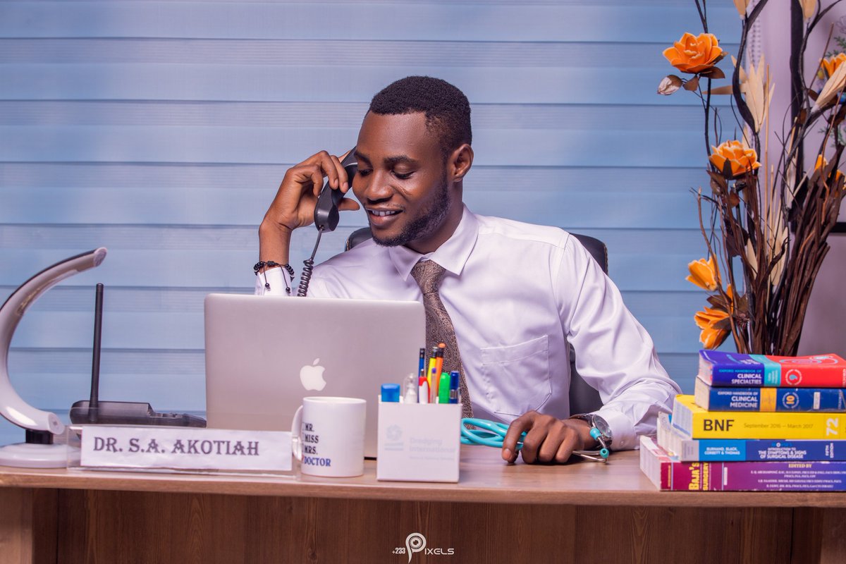 AkotiahA's tweet photo. The 7 year journey is over. You can call me Dr. Akotiah as it's official now. Congrats to us!
#udsdoctors2022
#thechinaclass https://t.co/OQxdw62ckl