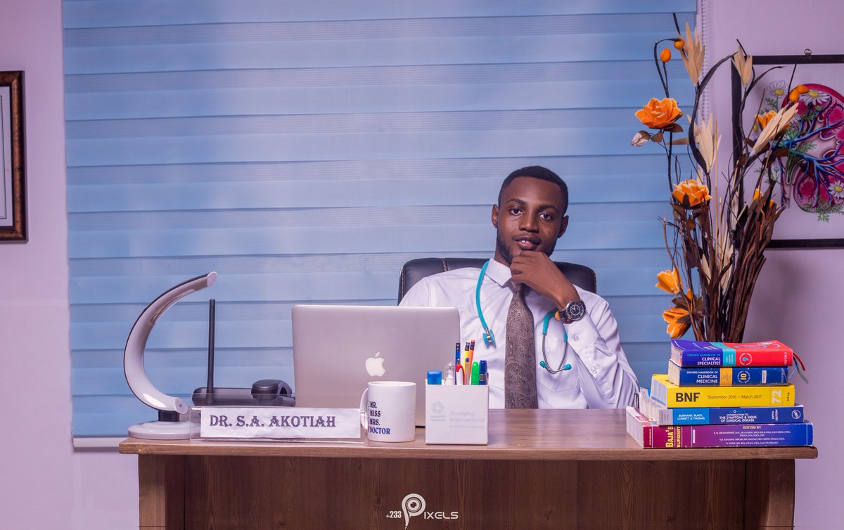 AkotiahA's tweet photo. The 7 year journey is over. You can call me Dr. Akotiah as it's official now. Congrats to us!
#udsdoctors2022
#thechinaclass https://t.co/OQxdw62ckl