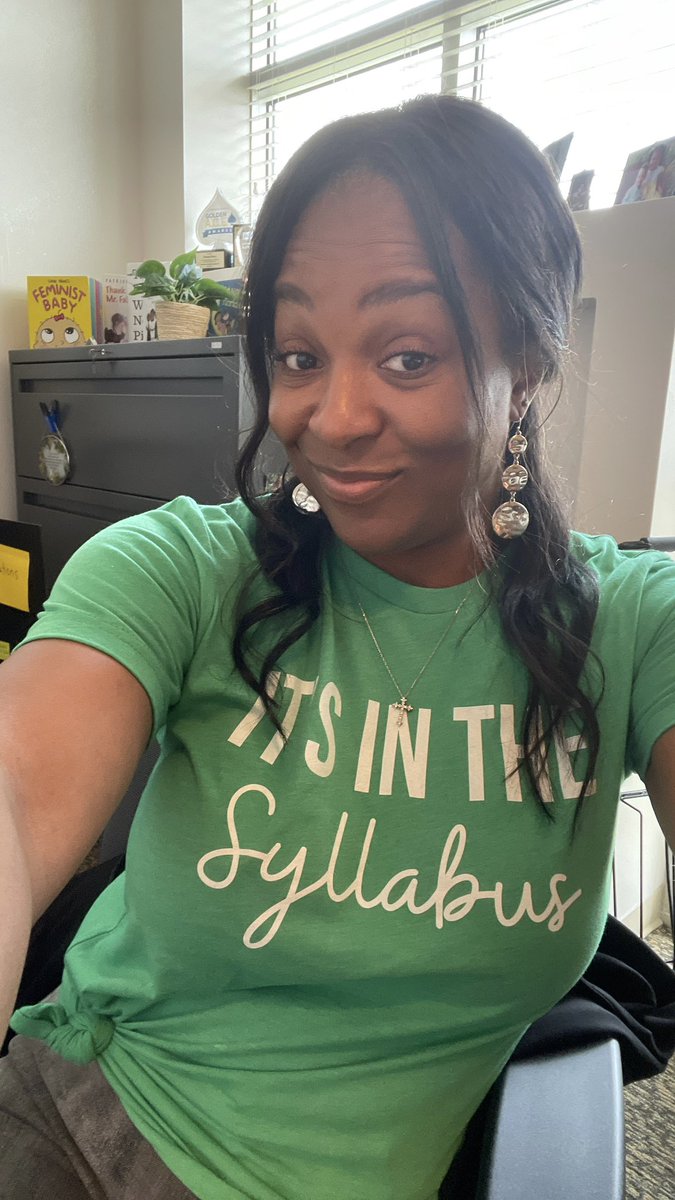 DrCheronDavis's tweet photo. Started the 1st class day of FA22 w/a Jasmine Sullivan Peloton ride + happy students. #getittogether #itsinthesyllabus https://t.co/4WuzOQwPYv