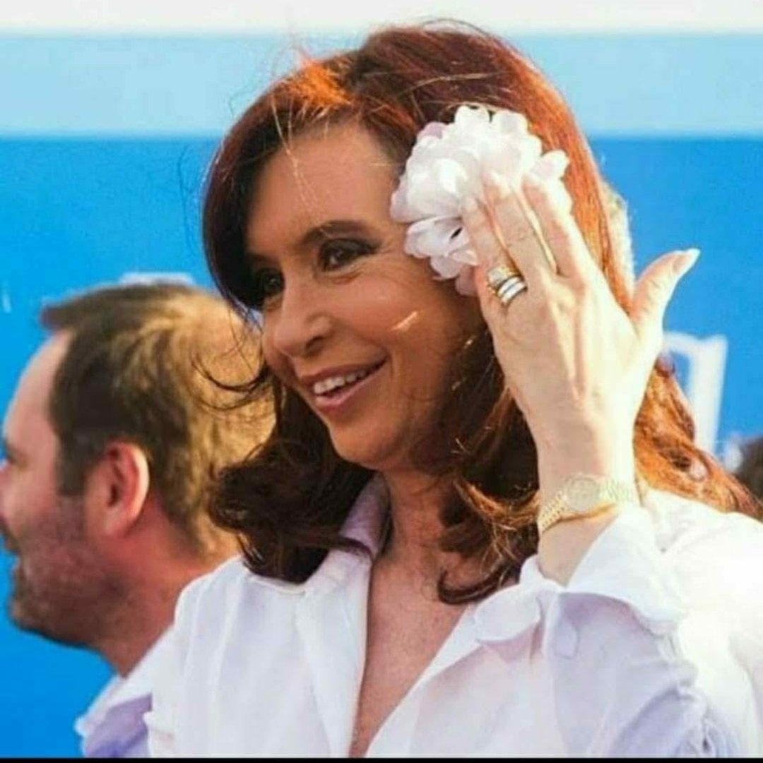GabyCampetelli's tweet photo. #TodosConElla
#TodosConCristina https://t.co/vIZP0Th0c1