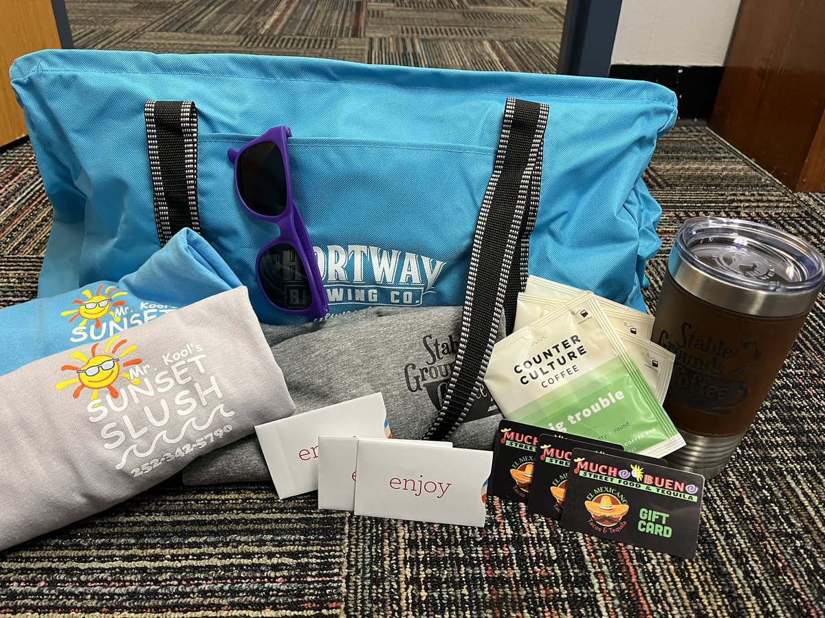 Great morning getting fired up for the 22-23 school year with the <a href="/NESHawks/">Newport Elementary School</a>!!! Thanks to <a href="/Dr_Rob_Jackson/">Dr. Rob Jackson</a> and our local Chatham street businesses for making the morning extra special! <a href="/mary_ellington1/">Mary Ellington</a> <a href="/ashleym_schultz/">ASHLEY SCHULTZ</a> #Lighttheway