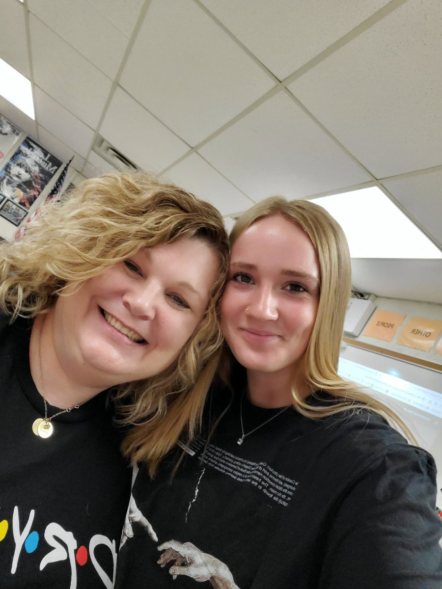 NHL_Gal's tweet photo. Celebrated the first day of my 27th year of teaching with some of my favorite #proudcardinal people! #BackToSchool #teachersoftwitter #teacherlife https://t.co/QNUcwdzzj6
