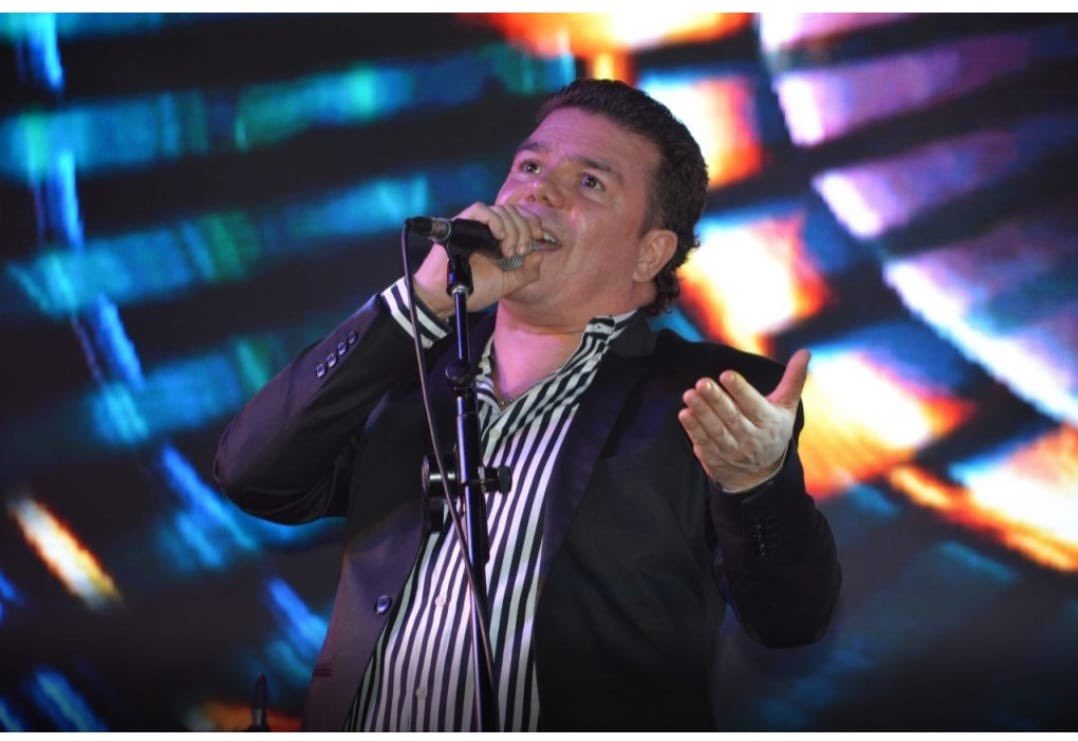Intervallenato's tweet photo. Con esas hermosas canciones, el cantautor original @fabiancorralesc se lució con su canto en las tres presentaciones que realizó el pasado fin de semana en #Maicao (Guajira), #Poponte y #Chiriguaná (Cesar).

https://t.co/R0ru5l3zBw https://t.co/ILA7RiSOAc