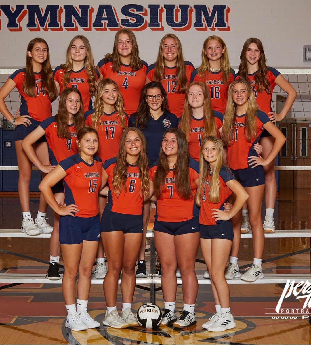MegKetterer's tweet photo. Way to go Raider freshmen.  Bringing home the win against Kankakee 2-0 and crown point 2-0. #Harrisonraiders #volleyball #16 https://t.co/lMT0YspGE1