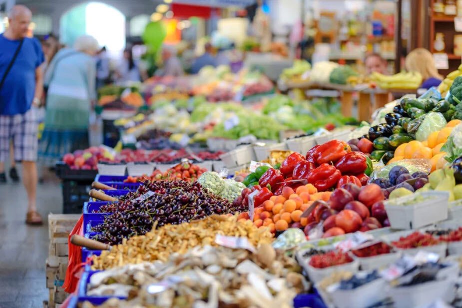 What exactly does 'local' mean and what are the benefits of eating locally? Read our article to find out! 

nutritionfornonnutritionists.com/2022/08/whats-…