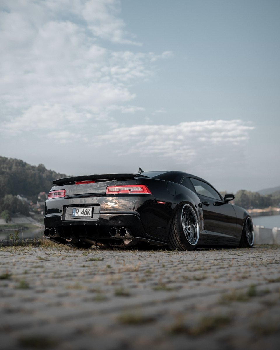 AccuAir's tweet photo. 🇺🇸American vibes all the way from Slovakia.🇸🇰
@_danny__white_’s Camaro is looking insane laid out on #eLevel.
📸 @_mateuszptak_

#AccuAir #Bagged #BaggedCamaro #Chevy #Camaro #ChevroletPerformance #AmericanMuscle #Slammed #AirRide https://t.co/Z54jjYISle