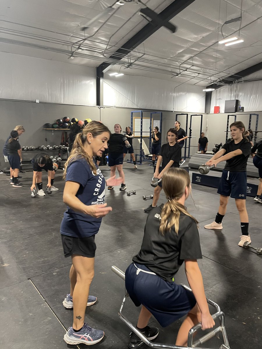 Craig_girls_ath's tweet photo. Volleyball girls in the weight room! #strongertogether #determineexcellence #PowerUpAISD #weliftweights #TeamAISD https://t.co/5Y0cpoYm3n