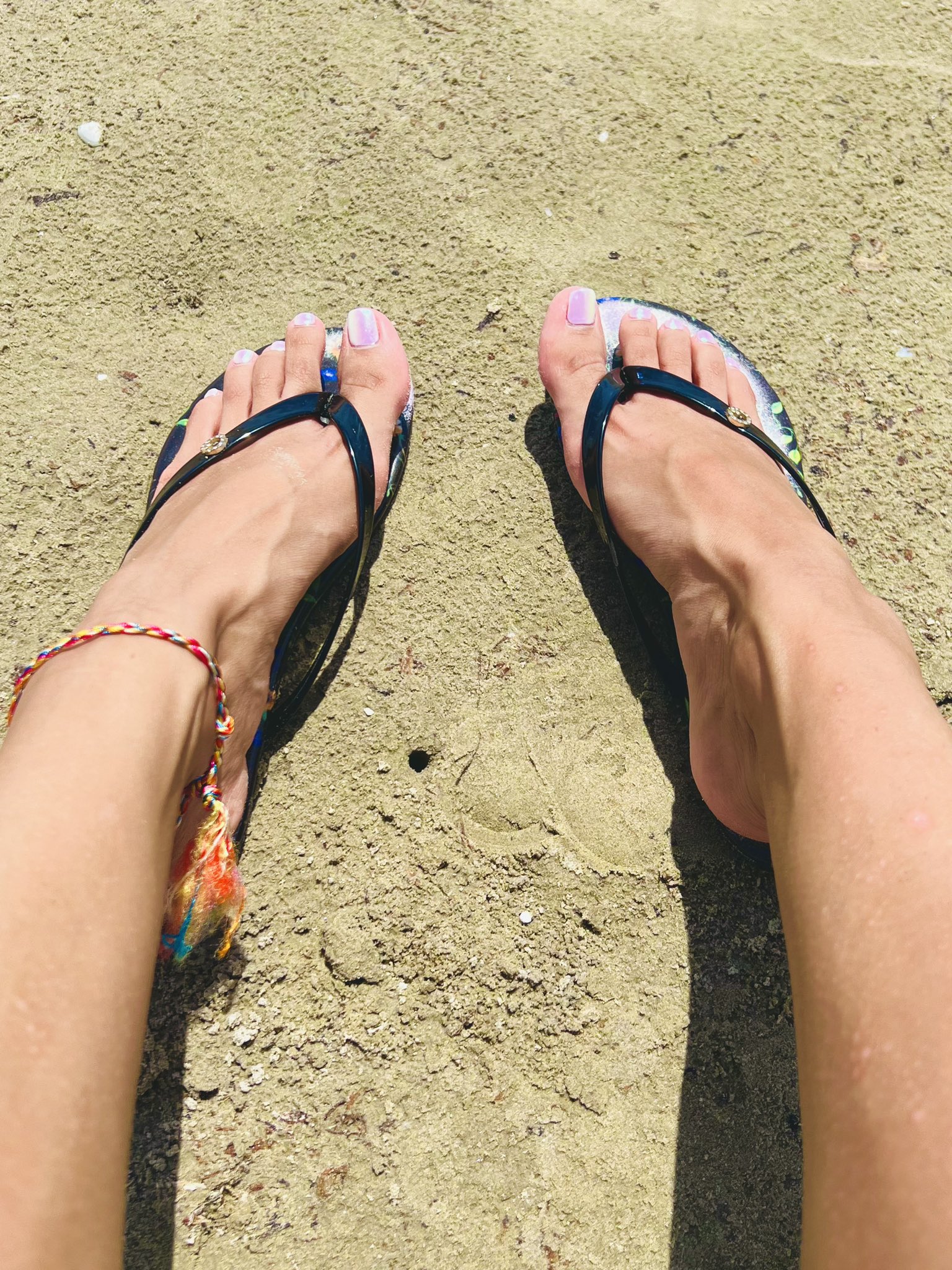 JADE JANTZEN™ on Twitter: "Cute beach feet! Who would like to see me make more foot videos? Take