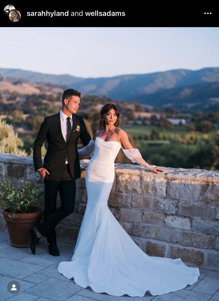 bachelorbtch's tweet photo. Wells only made it to week 6 on the bachelorette but he somehow won the entire franchise &amp; landed Sarah fucking Hyland… icon behavior  #TheBachelorette https://t.co/XXnUiJ4rKP