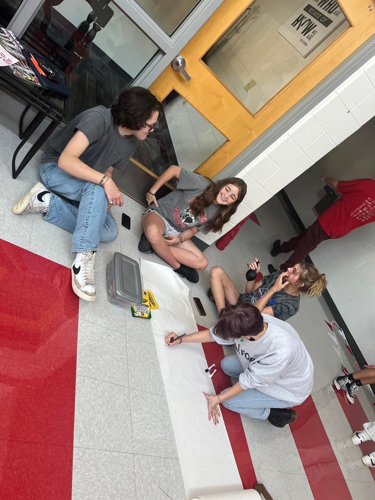 STJSchools's tweet photo. Student Council left some school spirit for the first day! 

#tigerpride #stjschools #leadership https://t.co/OOHbNVjKvm