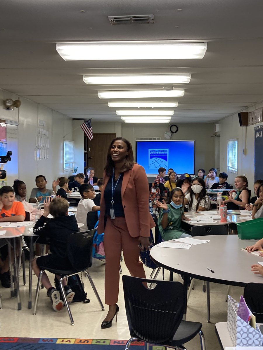 What a wonderful first day of school! Honored to have had <a href="/LDMcDade/">LaTanya D. McDade, Ed.D.</a> be part of it. <a href="/SHESPandas/">Signal Hill ES</a>