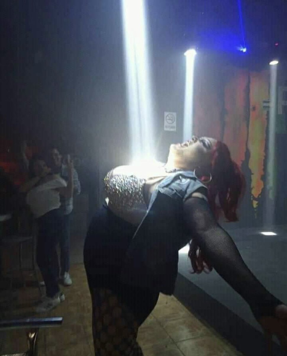 EsquivelLudmii's tweet image. yo automáticamente cuando suena TU TURRITO