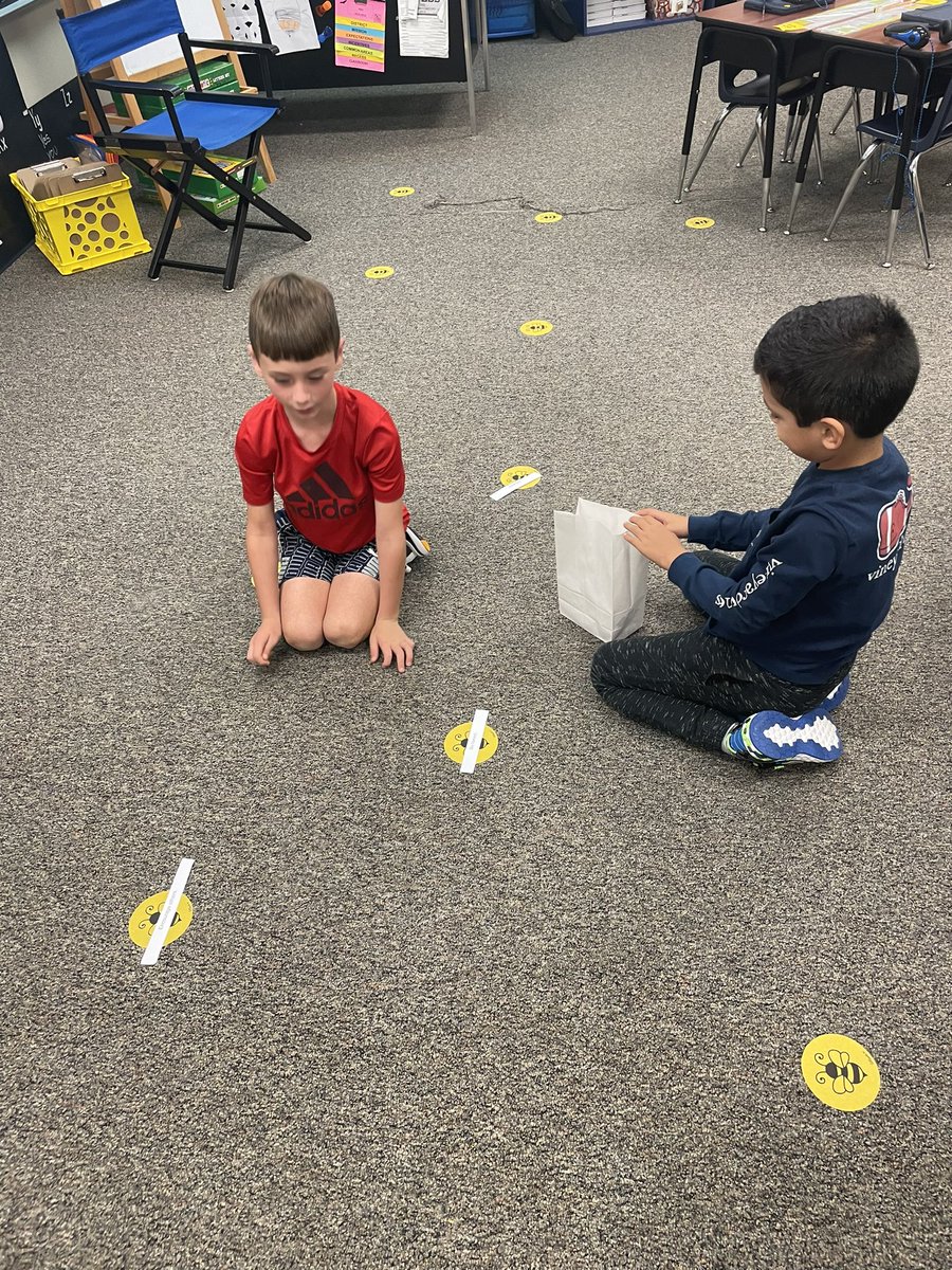 BrittanyMartz10's tweet image. These first grade hybrid mathematicians practiced using academic discourse with their classroom norms mystery bags today! They discussed the importance of specific math mindset practices and created their own anchor chart! #MathKISDMonthlyChallenge 
@KISDMathSquad @lead4ward