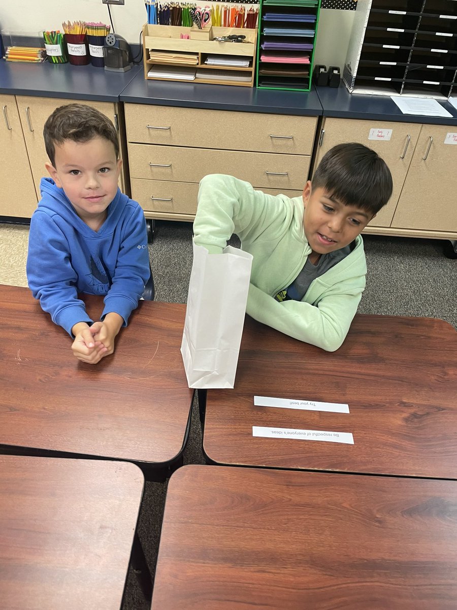 BrittanyMartz10's tweet image. These first grade hybrid mathematicians practiced using academic discourse with their classroom norms mystery bags today! They discussed the importance of specific math mindset practices and created their own anchor chart! #MathKISDMonthlyChallenge 
@KISDMathSquad @lead4ward