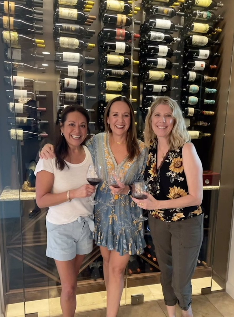TM_10tori's tweet photo. If I had to pick just four pics from my weekend… they would be this and let’s just say, I am #happy and #thankful and feel so #grateful for my #friends and #family… #mivida! #friendshipgoals #VivaEspaña #paella #cookingforfriends https://t.co/lVQ4kmSD6c