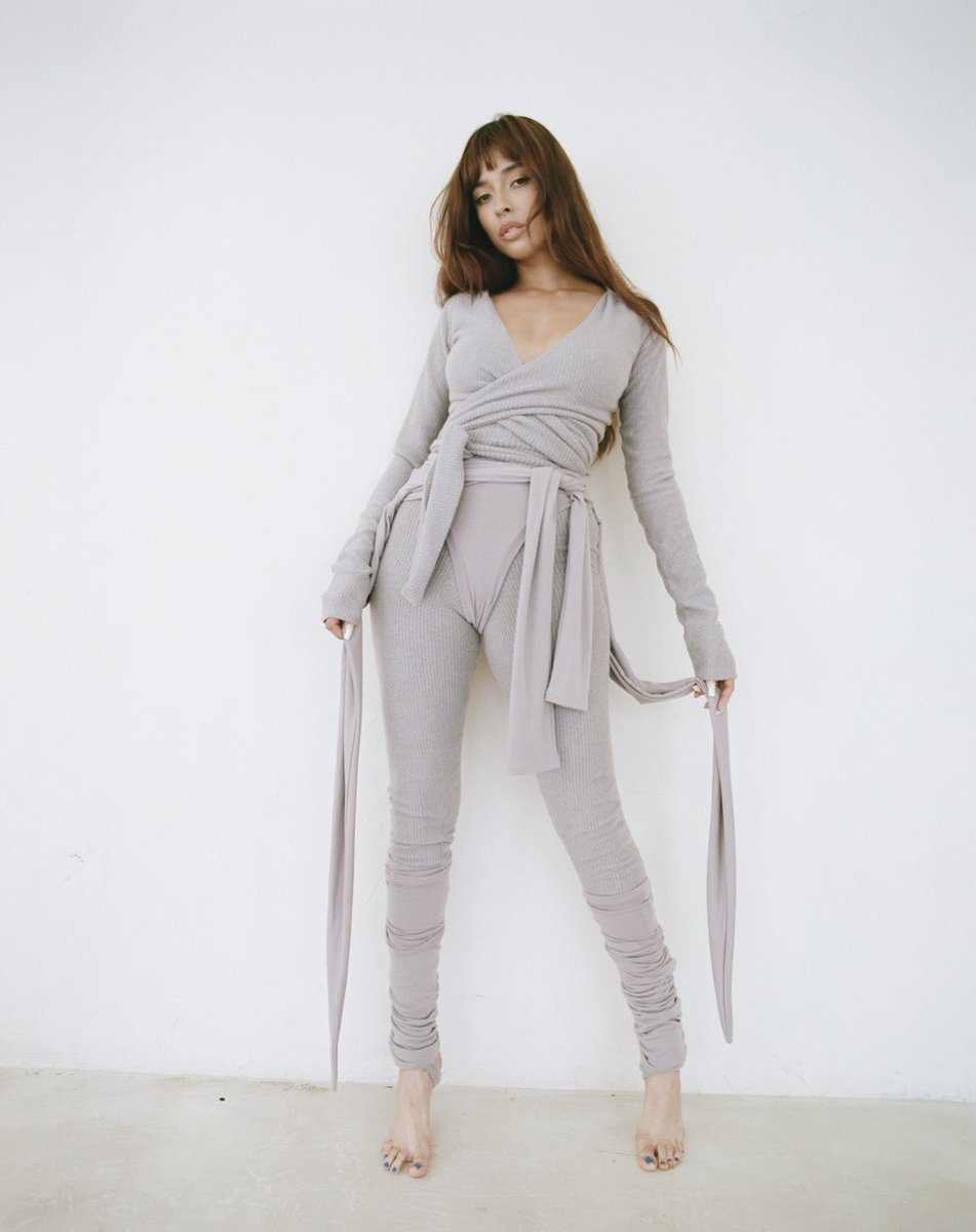 LainaRauma's tweet photo. Plum Truffle. 🩰🌪 Dance Class Pt. 2 available Thursday 9AM PST https://t.co/SbXHulibSC