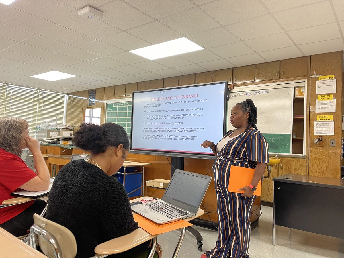 MzLCarter1's tweet image. Today’s Spokes of the wheel presentations went very well! I had the honor of speaking to our staff during every rotation! #mentor #growth #futureap #leadership #teacher #apintern #ccsontherise #CCSRISE2022  @Niesha_Wither @71sthighccs @EddieFordIV