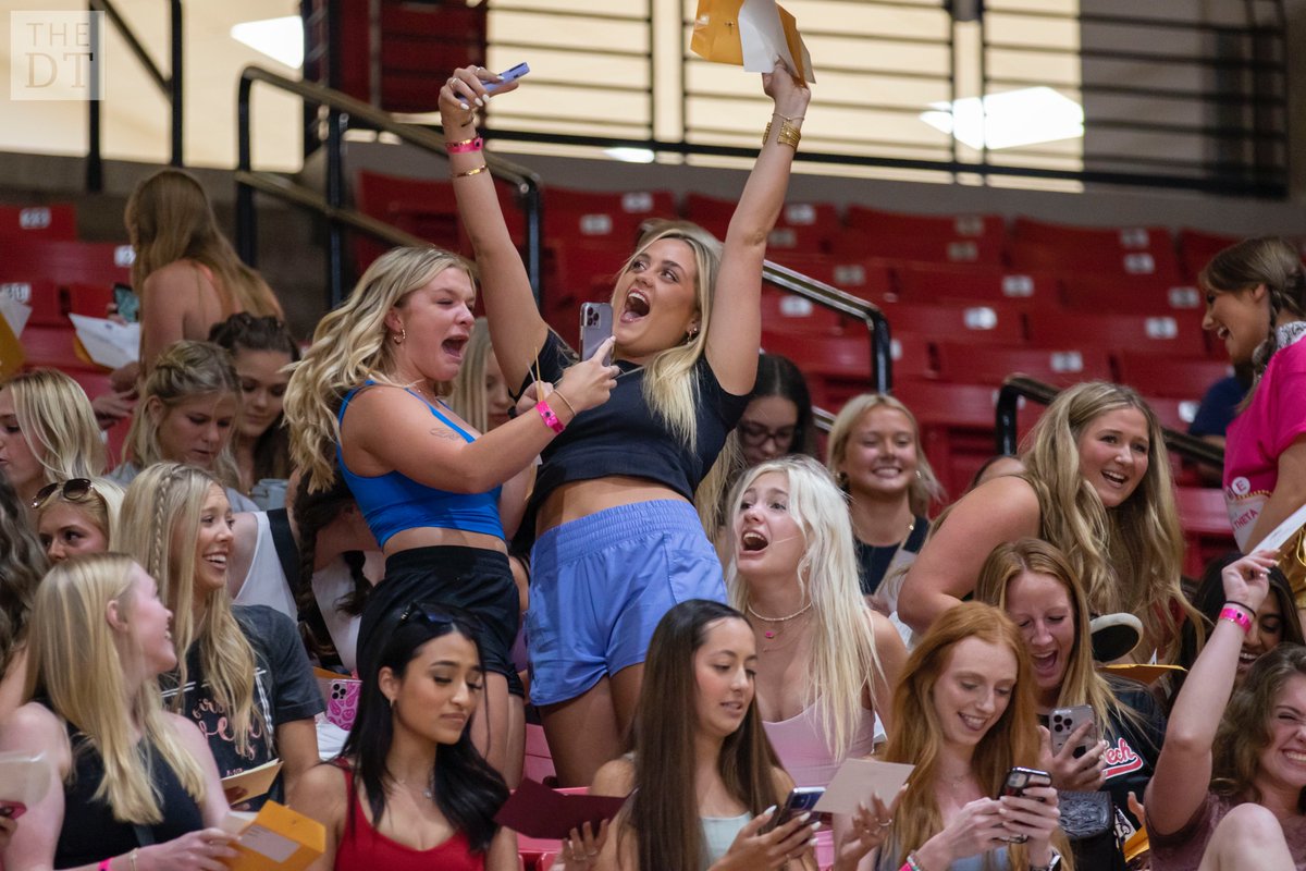 DT Multimedia tweet media