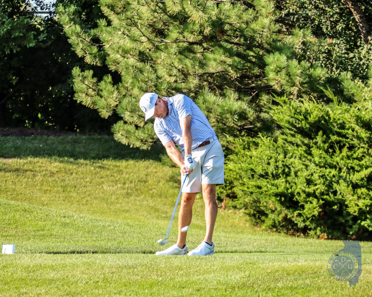 CDGAGolf's tweet photo. Two-time champion Chadd Slutzky's sensational season continues as he leads the 30th #ILStateMidAm at @EvanstonGC following rounds of 64-66 on Monday. He holds a three-shot lead heading into Tuesday's final round.

📰https://t.co/RZh8ldtttt
📸https://t.co/HjwRHd5IBz https://t.co/z8rZRCj3ZF