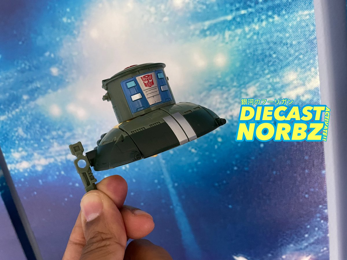 DIECAST_NORBZ's tweet photo. I now give you, the Fastest Autobot In all their ranks!  COSMOS!!! 🤩🤩

#DIECASTNORBZ #Galactichooligan #transformershooligan #TransformersHooligans #ToyHooligans #Transformers #銀河のフーリガン #AUTOBOTS  #COSMOS #LEGACY #VELOCITRON #Velocitron500 https://t.co/Zr1DywnO7V