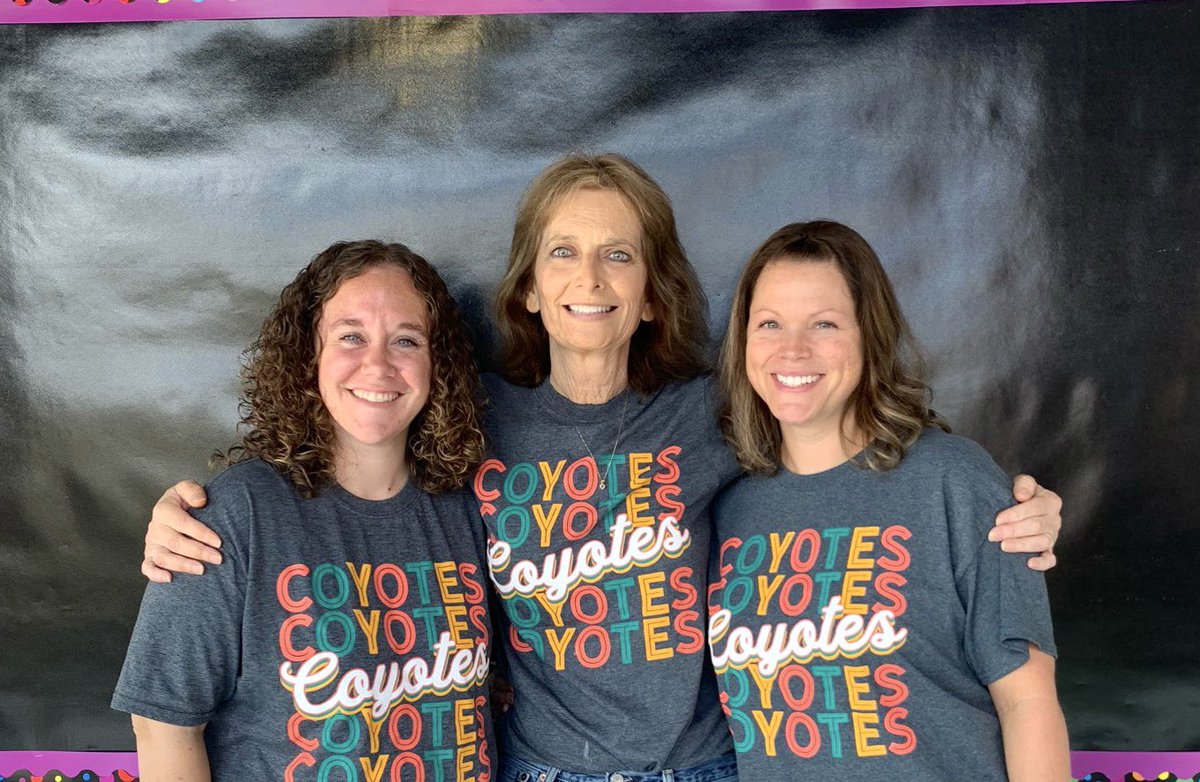 MsWhitt_Teaches's tweet photo. Oh Hey, 4th Grade Team! 💙🤍💙🤍 @BirdvilleISD https://t.co/vKzQzRvHjl