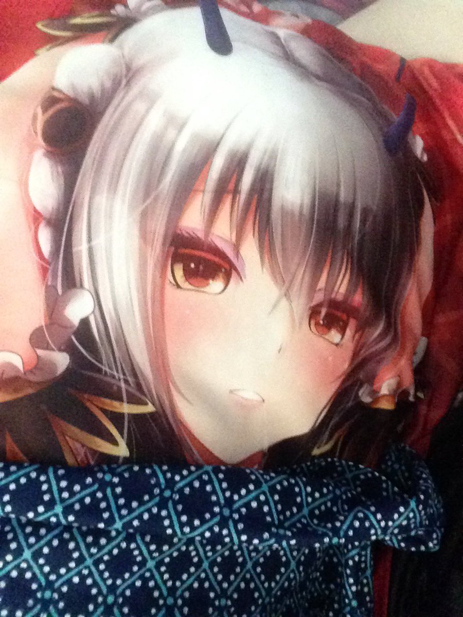 NKZTempest's tweet photo. Anyone here a expert on fabrics range on different 2WT for dakimakura aka body pillows? I have a few different 2WT dakimakura and they fabrics feel different across them all. What do I mean well? 1/2 #fabrics #2WT #bodypillow #daki https://t.co/lHKuiPfNrU