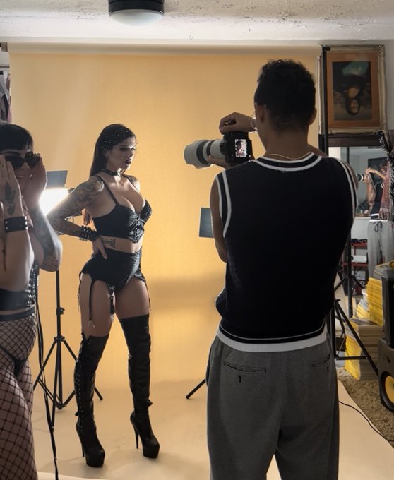 More magic happening. @badmusefirst https://t.co/qMSYiaHW4p<a class="tags" target="_blank" title="On Twitter" href="/?out=eyJ0eXAiOiJKV1QiLCJhbGciOiJIUzUxMiJ9.eyJpYXQiOjE3MjA1MzE5OTAsImlzcyI6InR3cG9ybnN0YXJzLmNvbSIsIm5iZiI6MTcyMDUzMTk5MCwiZXhwIjoxNzUyMDY3OTkwLCJyZWRpcmVjdF91cmwiOiJodHRwczovL3R3aXR0ZXIuY29tL2JhZG11c2VmaXJzdCJ9.nskI6YcsGcREolinic0dOTyDcbaP6gzvAz8UrA0Lvr_u5ptF3oVWEXBA8Zfo2a2ZdMVoDhjbJmY7j0YLDg6hEQ">@badmusefirst</a>