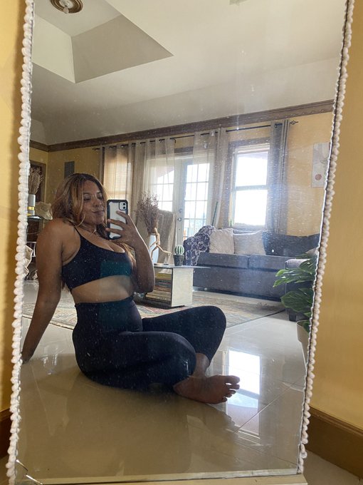 In 2 weeks, I&rsquo;ll be back in the gym after a 3 month break. I&rsquo;m gonna die. SEND HELP 😭 https://t.co/4