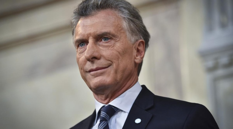 HumbertoTumini's tweet photo. Juicio a Cristina Kirchner. Los dirigentes del oficialismo salen en tropel a defender lo indefendible e injustificable. Al mismo tiempo los de Juntos por el Cambio, que pusieron de presidente nada menos que a Macri, se hacen los horrorizados con la corrupción. Todos muy truchos. https://t.co/ZV40zInG9J