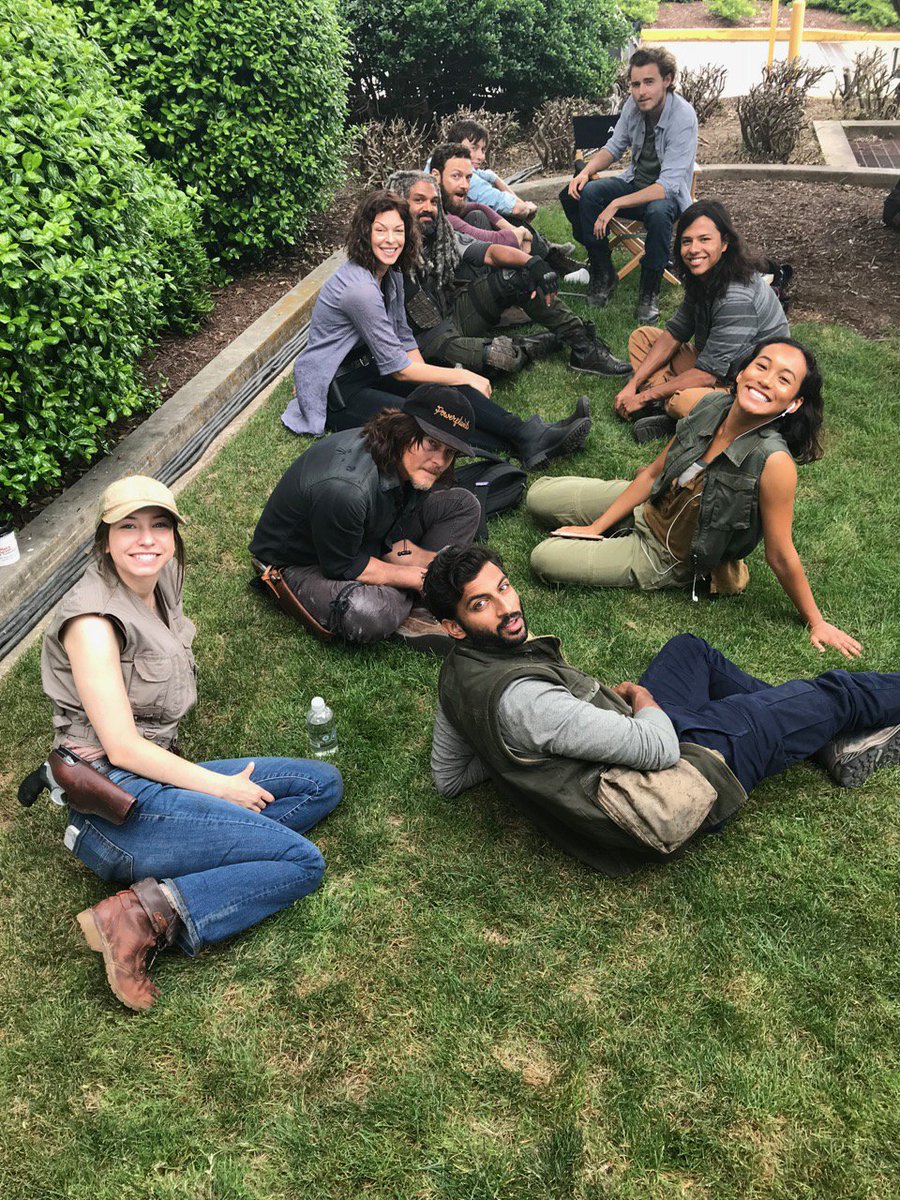 theobxdead's tweet photo. as melhores fotos foram tiradas pela lenda melissa mcbride https://t.co/JuIDewrbFY