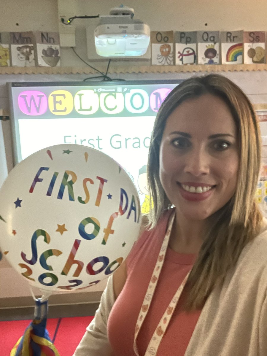 MrsTCandelario's tweet photo. Happy first day of school 2022-2023 to all my colleagues here at @kingsparklions and to all my teacher friends in FCPS. I wish you all a great school year!! 👩🏻‍🏫🍎 🦁 #GreatMindsAtWork https://t.co/Iwug2ORXMz