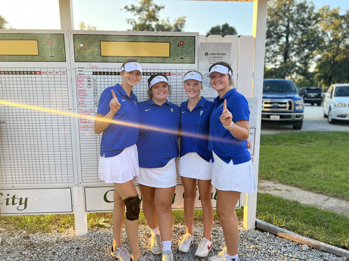 GolfVghs's tweet photo. Congrats Ella Schweighart for placing 1st tonight with a 51.  Congrats to Gavin Kiser for placing 1st on the boys side with a 42.  Girls take first overall as a team.  Addie Wilson placed 2nd with a 52.  @VGBlueDevils https://t.co/toc7QegWRM