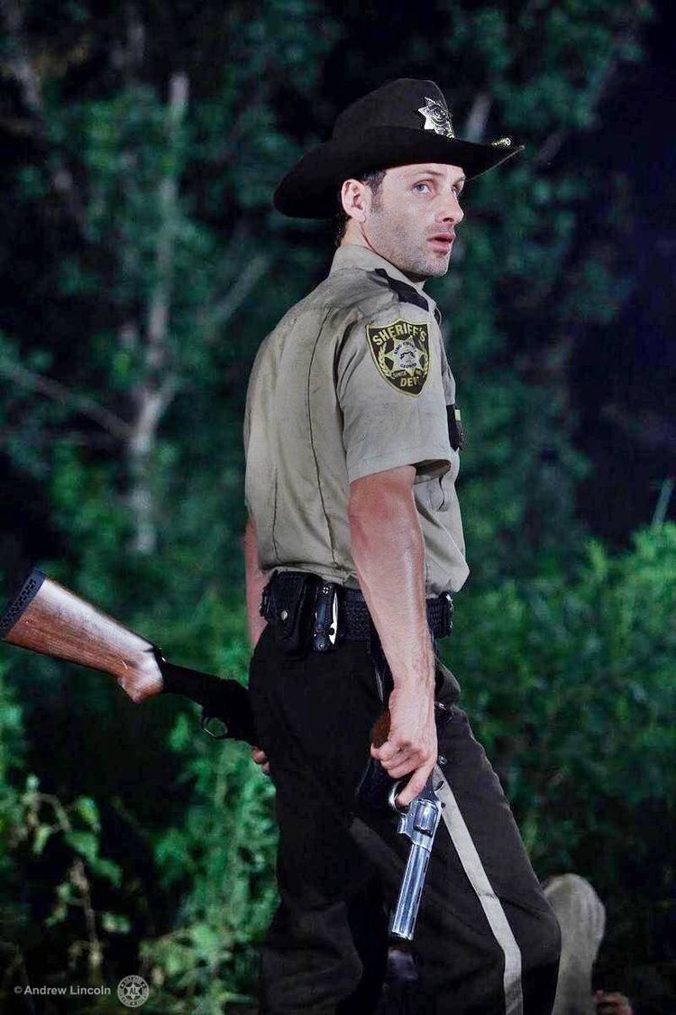 theobxdead's tweet photo. todo novinho, tão inocente que saudade desse homem https://t.co/dA2z1VsPai