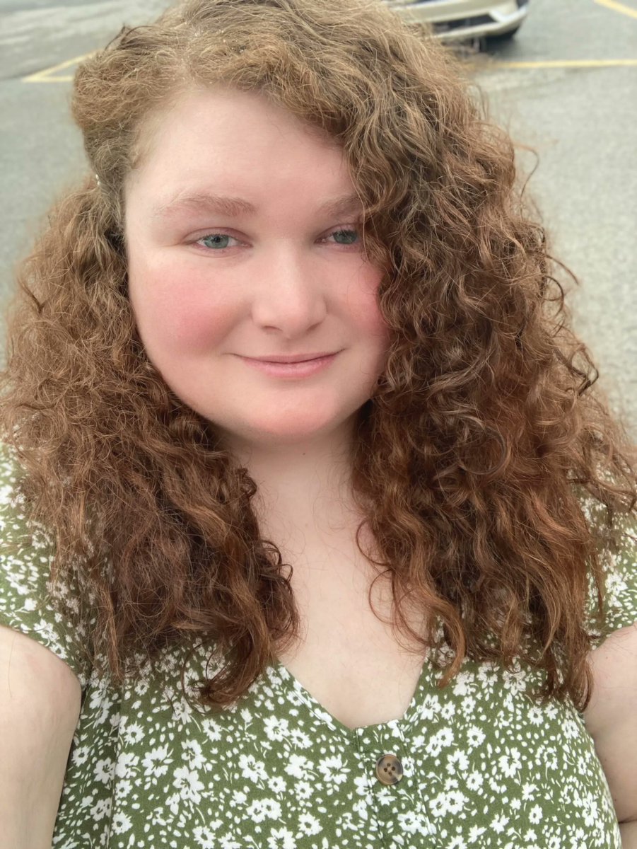 HowToBeARedhead's tweet photo. Meet Hannah, the newest #RedheadoftheWeek. "I love that my red hair and curls are so unique. I just donated 8 inches of my hair because I know how hard it is for people with red hair to find wigs close to their natural color."
Submit your photo here: https://t.co/oqoDVEavYv https://t.co/qjRPFQRd3c