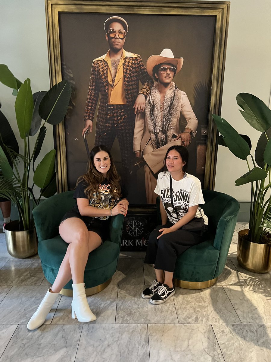 I deserve to be, with somebody as fly as me. 🎶
That would be you <a href="/silksonic/">Silk Sonic</a>.