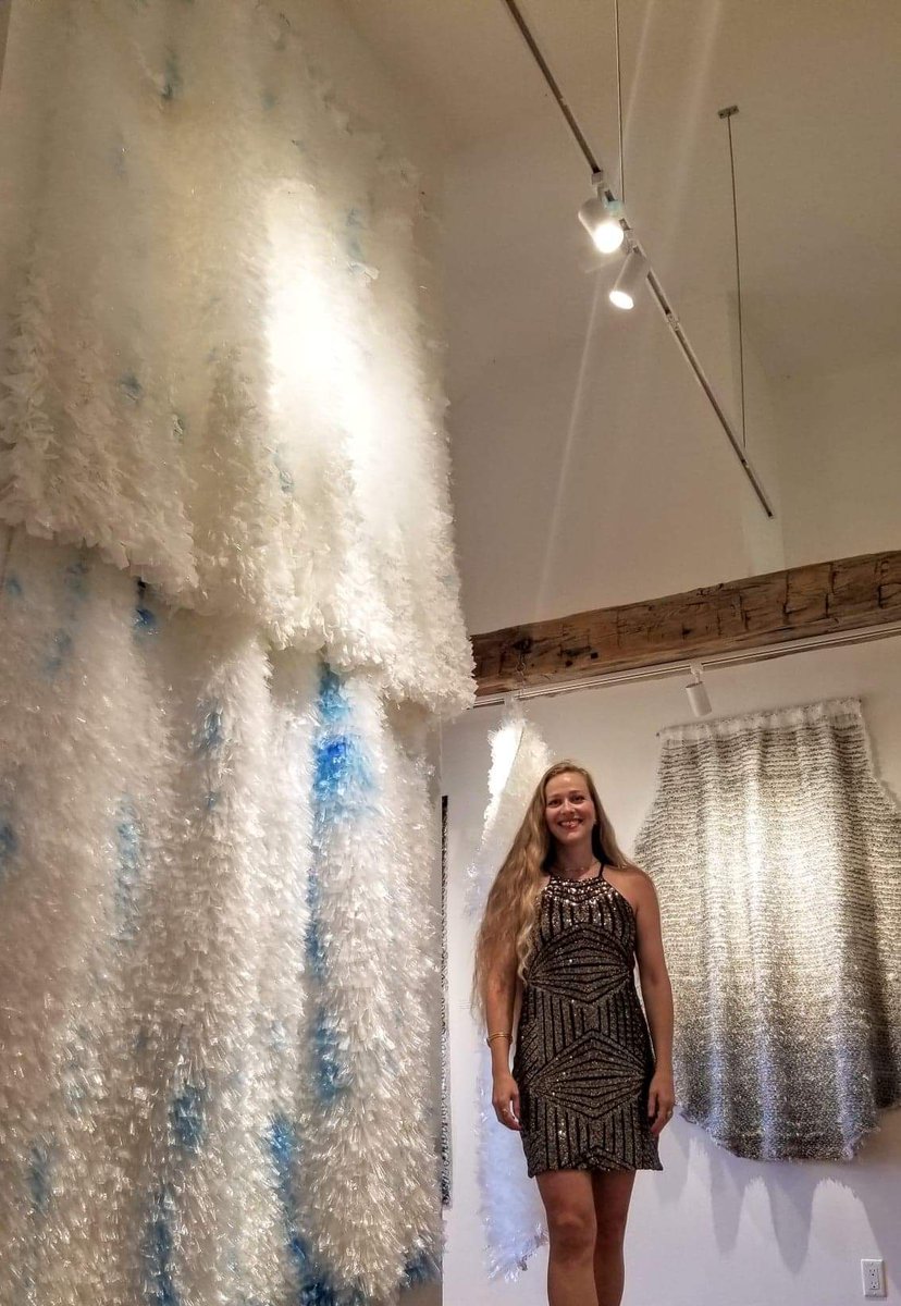 Vocalosopher's tweet photo. #vernissage + #liveperformance = ❤️
After a performance with my mother @krystynasadej's incredible #tapestries made of recycled materials this past weekend, opening at Oak Heights Gallery 💙📸 #artisticcollaboration #environmentalart #climateart #bioartist #fiberart #originalart https://t.co/phIVjbQBrq