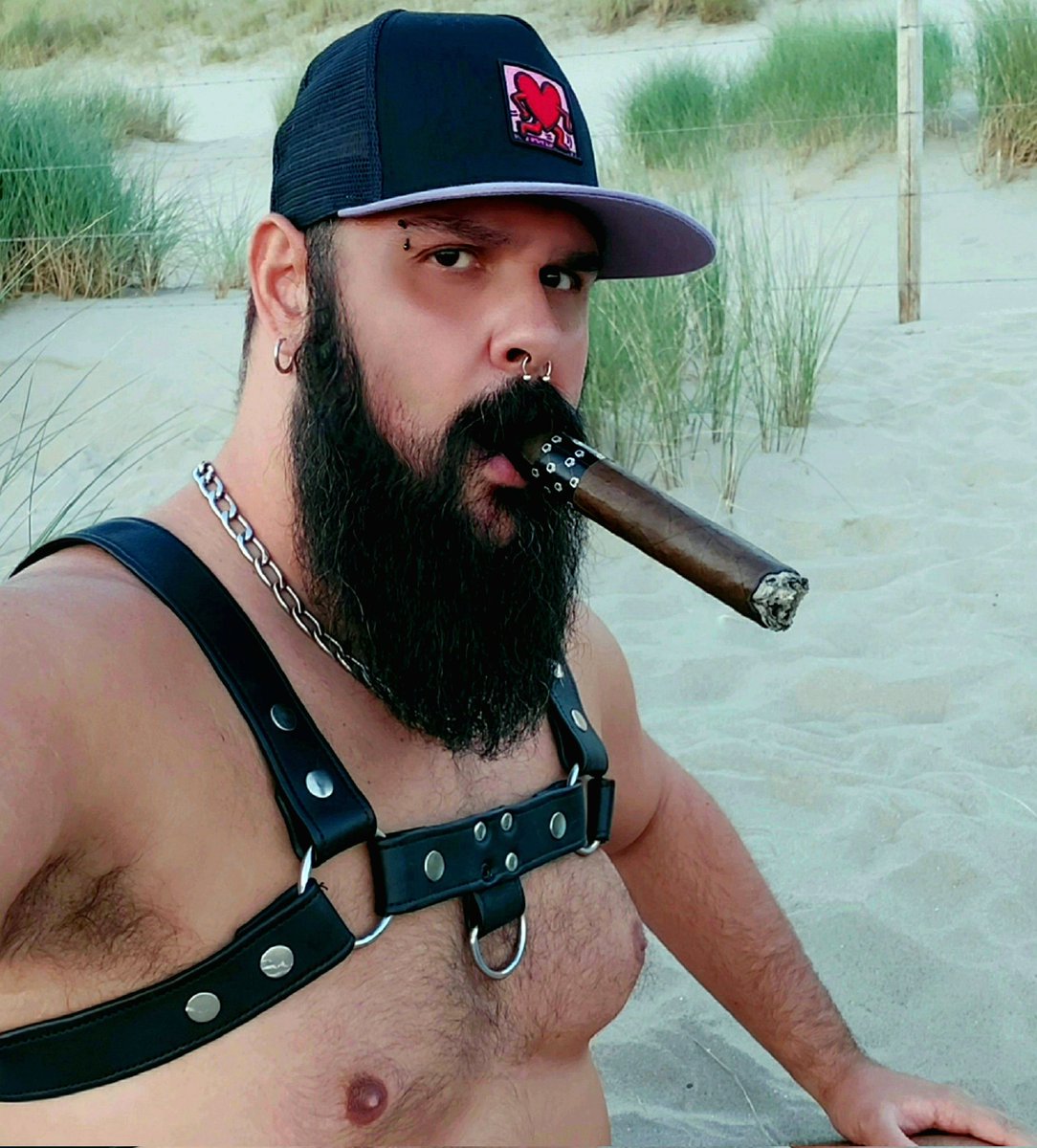 The best time for Cigar!!.. 🐻💨💨