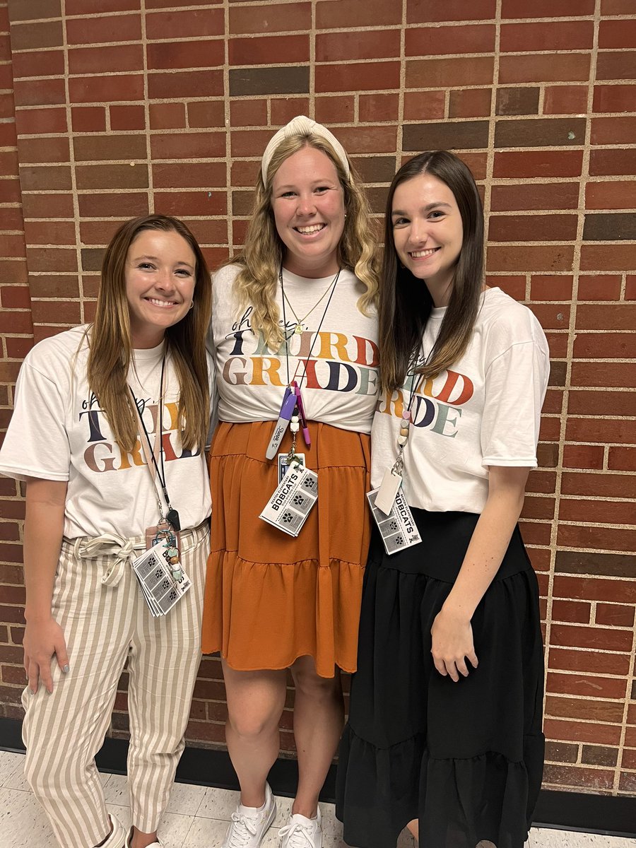 MsCrabtreesCrew's tweet photo. First day of year 3✔️ #isdstrong #isdthird #THBenton https://t.co/yJ1jlzNGpr