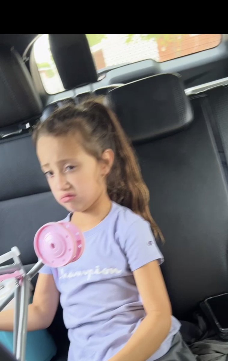 jolenen25's tweet image. me when I realized I have to wake up everyday and be an adult… it’s ghetto here