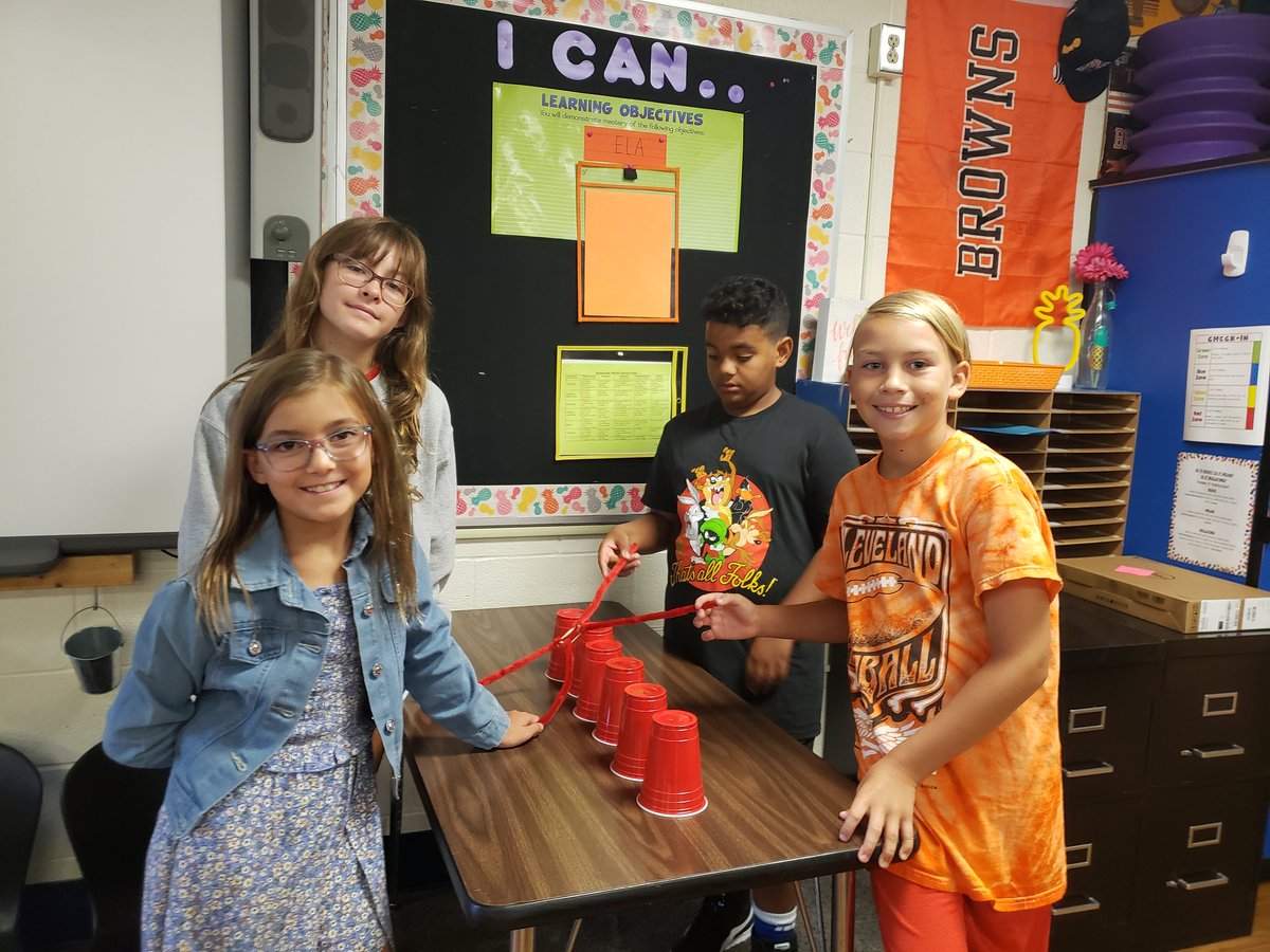 BCSspiker's tweet photo. Amazing first day of the 2022-2023 school year watching this group of 5th graders use their problem-solving skills while working together as a team! @BCSDMemorial @MannKati https://t.co/p6Dk9oWh5r