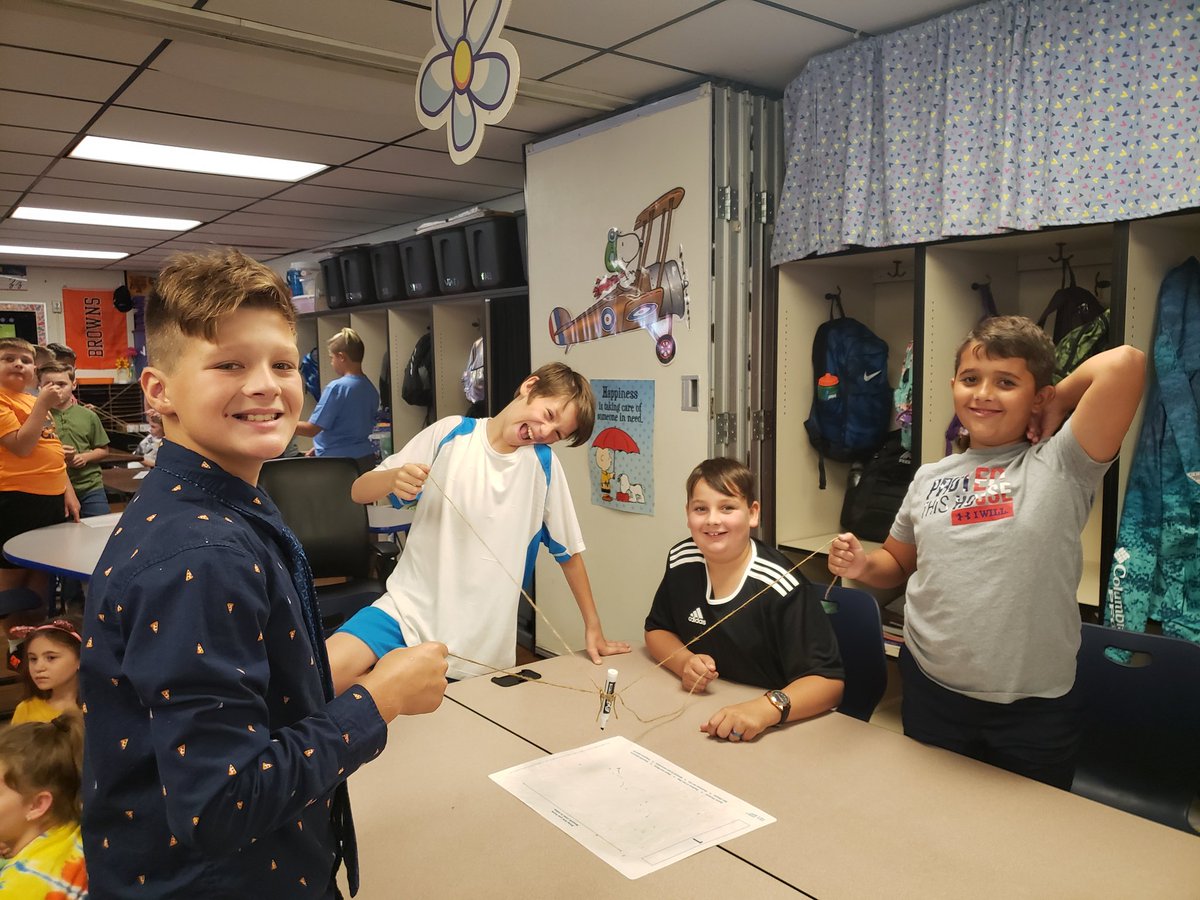 BCSspiker's tweet photo. Happy first day of the 2022-2023 school year! Fantastic team-building skills and cooperation! @BCSDMemorial @MannKati https://t.co/nWU8HDSAqu